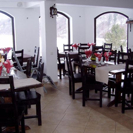 Zărneşti Taverna Pietrei Craiului מראה חיצוני תמונה